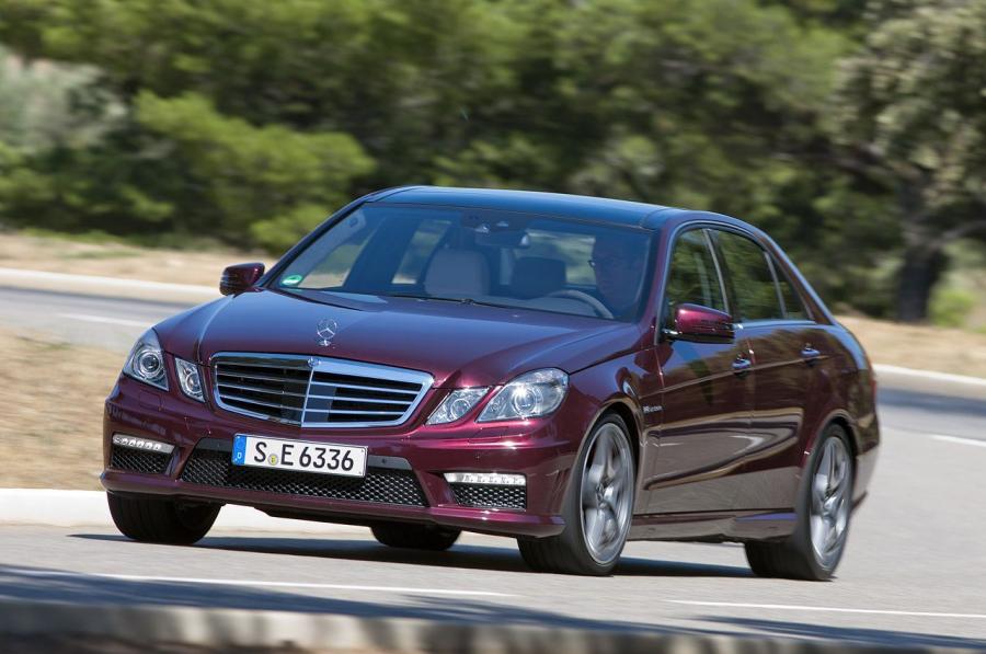  Mercedes-Benz E63 AMG 2012 года  (фото 2 из 30)